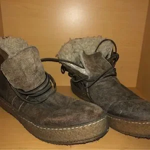 Moncler | Shoes | Moncler Boots Chocolate Leather And Fur  display picture 1